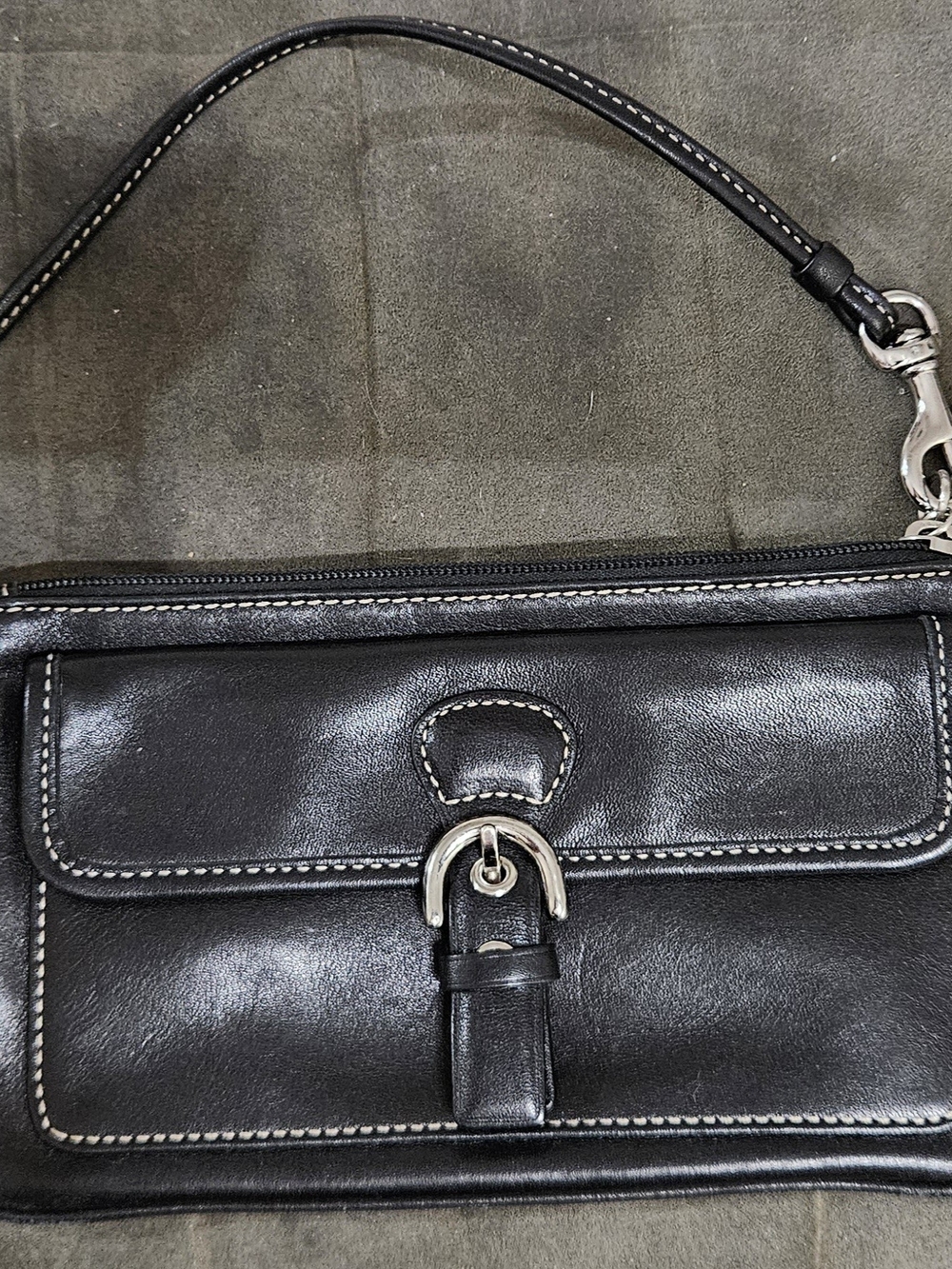 Vintage Coach Y2K Black Leather SOHO Clutch Wristlet with Silver Hardware